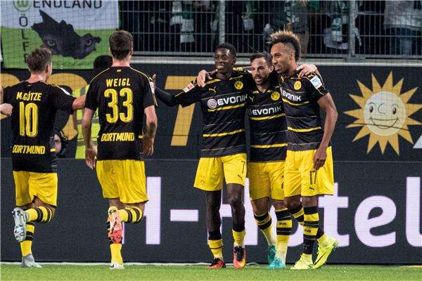 ديمبلي وسط لاعبي بوروسيا دورتموند