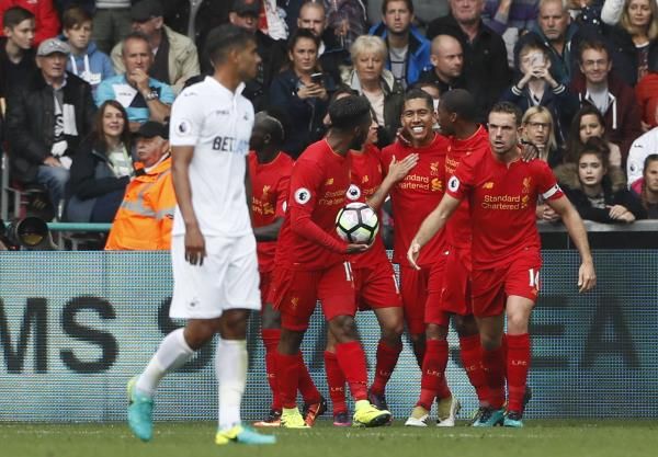 فرحة لاعبي ليفربول