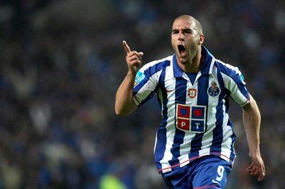 الأرجنتيني ليساندرو لوبيز المنتقل حديثاً لنادي ليون الفرنسي