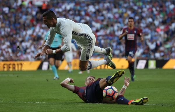 2016-10-02t154828z_1354717527_s1beueriwiaa_rtrmadp_3_soccer-spain_reuters