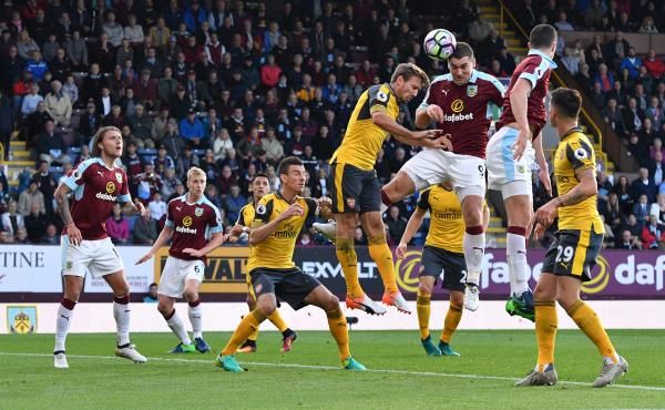 2016-10-02t172944z_118430984_mt1aci14630701_rtrmadp_3_soccer-england-bur-ars_reuters