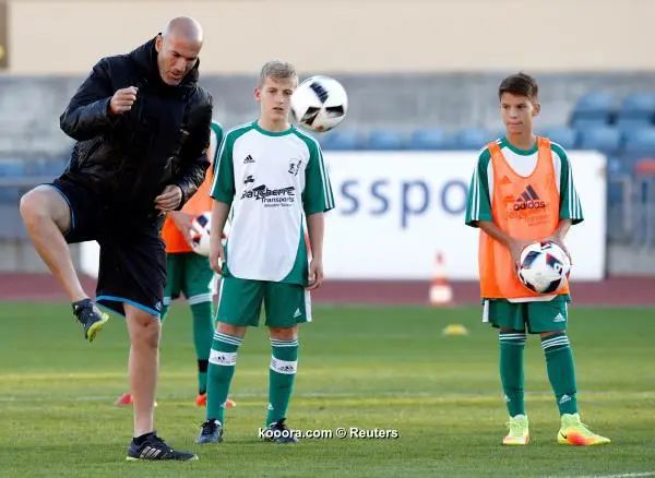 ?i=reuters%2f2016-10-03%2f2016-10-03t163118z_1283880265_s1beuewkmgaa_rtrmadp_3_soccer-switzerland-zidane_reuters