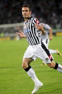 الإيطالي دي أغوستينو قد يكون مدريدي قريباً