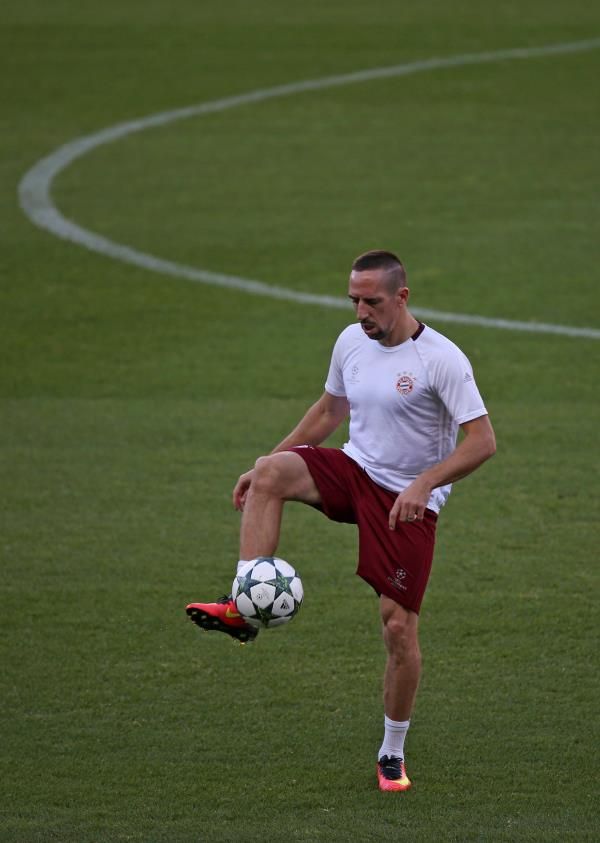 2016-09-27t174444z_436277491_d1beudtedgab_rtrmadp_3_soccer-champions-atm-bay_reuters