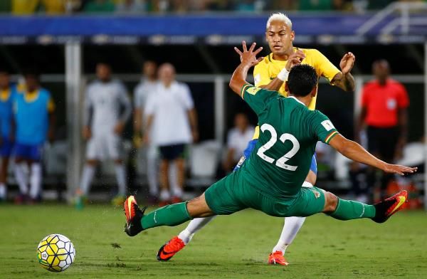 2016-10-07t020229z_1104231372_s1aeufncppaa_rtrmadp_3_soccer-worldcup-bra-bol_reuters