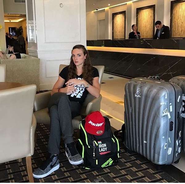 كاتينكا هوسو بعد وصولها إلى الدوحة