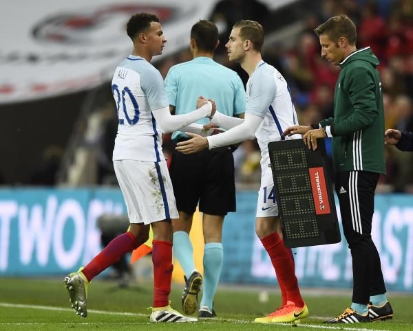 هيندرسون وألي 