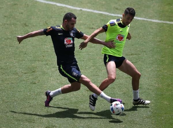 المنتخب البرازيلي يجري مرانه الأخير