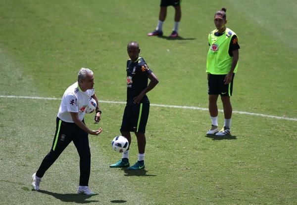 20161009-636116308910261162w_efe