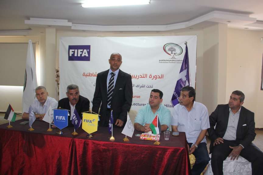 من كلمة المحاضر طالب هلال