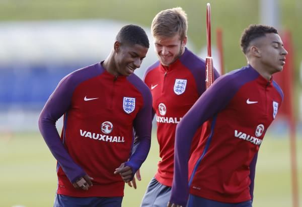 2016-10-04t151437z_118595677_mt1aci14632198_rtrmadp_3_soccer-worldcup-eng-mltpreview_reuters