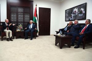 الرئيس ومساعد شؤون الشباب