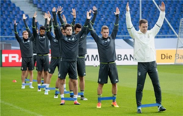 أوليفر بيرهوف في تدريبات منتخب ألمانيا