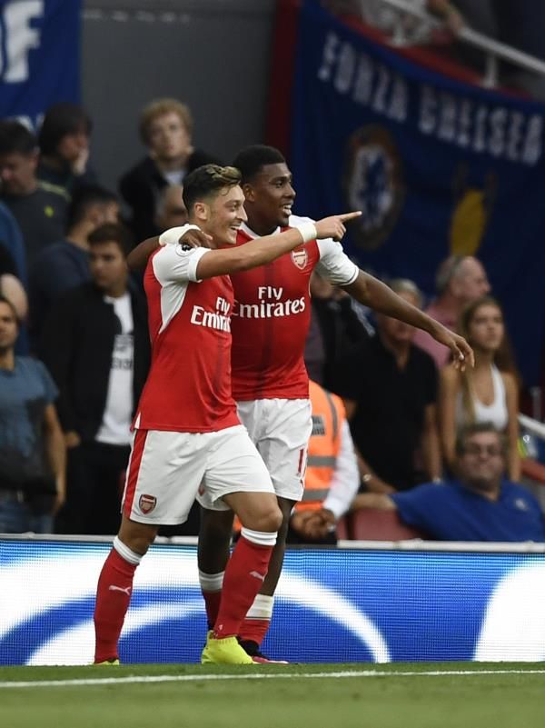 2016-09-24t173148z_117739908_mt1aci14621363_rtrmadp_3_soccer-england-ars-che_reuters
