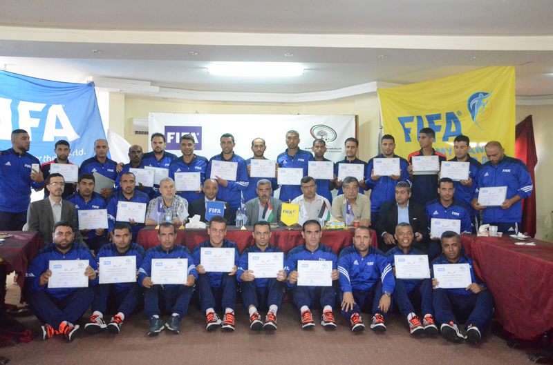 صورة جماعية للمدربين