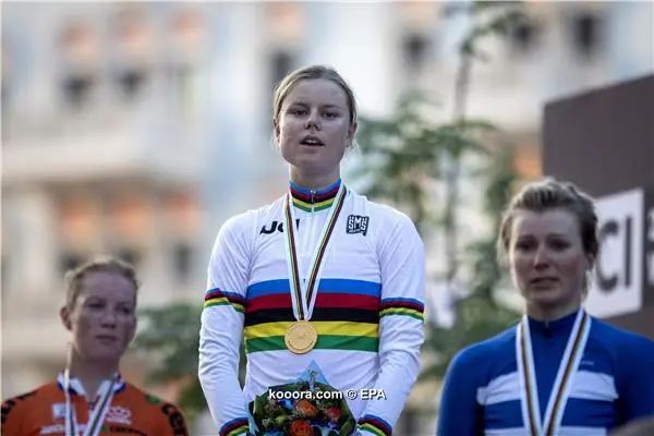 ?i=epa%2fathletics%2f2016-10%2f2016-10-15-05586532_epa