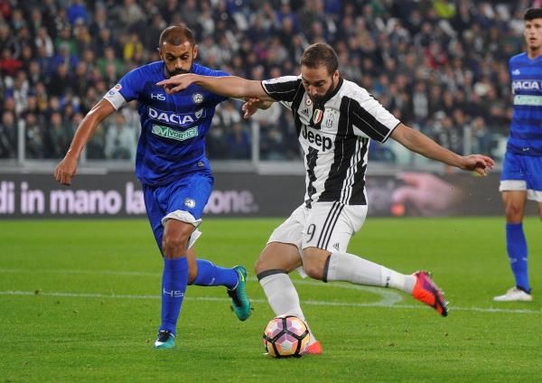 2016-10-15t202654z_1332103481_s1beuhefcwab_rtrmadp_3_soccer-italy_reuters