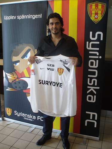 نور صبري اثناء تقديمه لوسائل الاعلام والجماهير