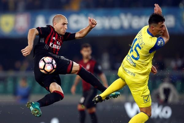 2016-10-16t202218z_1694036736_s1beuhjcniaa_rtrmadp_3_soccer-italy_reuters