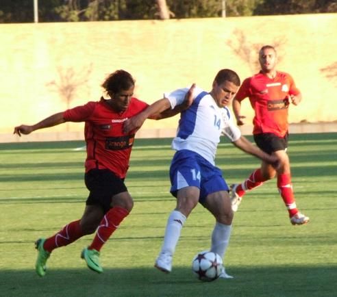 نجم كفرسوم ليث عبيدات ومحاولة اجتياز نجم شباب الاردن مهند محارمة