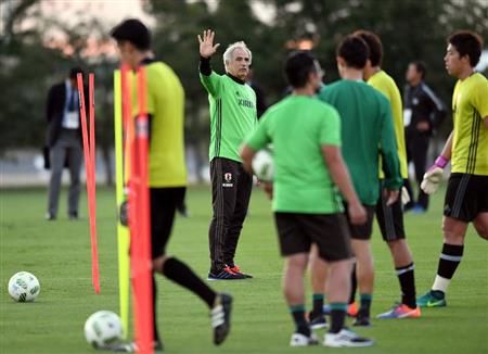 وحيد خليلوزيتش في معكسر حراس المرمى