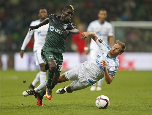 لقطة من مباراة شالكه مع كراسنودار