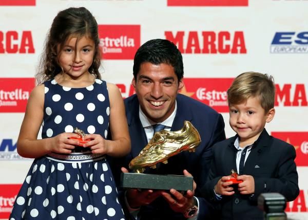 2016-10-20t144703z_1834589833_d1beuibpzzaa_rtrmadp_3_soccer-award-suarez_reuters
