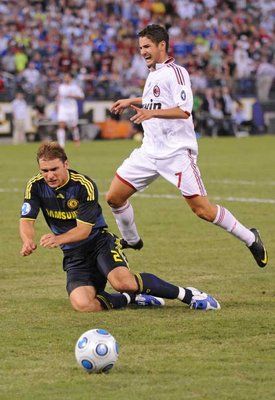 باتو خلال مباراة الفريق الماضية أمام تشلسي