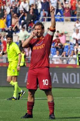 قائد روما المخلص فرانشيسكو توتي