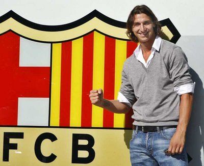 إبراهيموفيتش يخطي خطواته الأخيرة ليكون برشلوني رسمياً