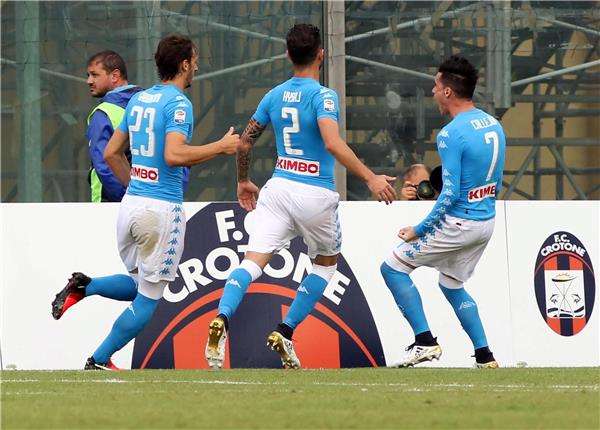 فرحة لاعبي نابولي