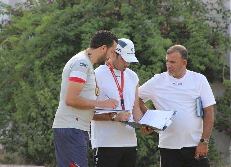 المدرب لطفي السبتي صحبة مساعديه