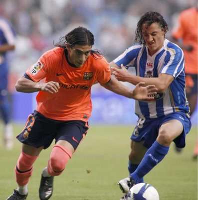 كاسيريس نجم برشلونة الحالي و المرتبط بالخروج من الفريق