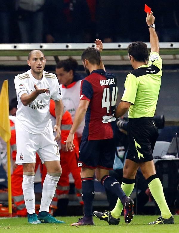 2016-10-25t200858z_828179801_s1aeujbhqgaa_rtrmadp_3_soccer-italy_reuters