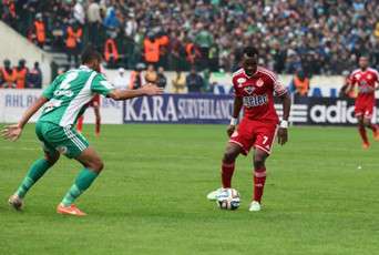 جانب من مباراة سابقة بين الوداد والدفاع الجديدي