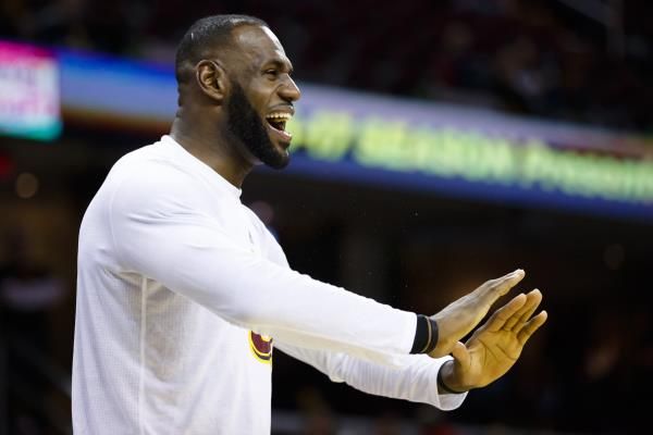 ليبرون جيمس