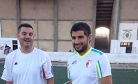 مارتينيز (يسار)