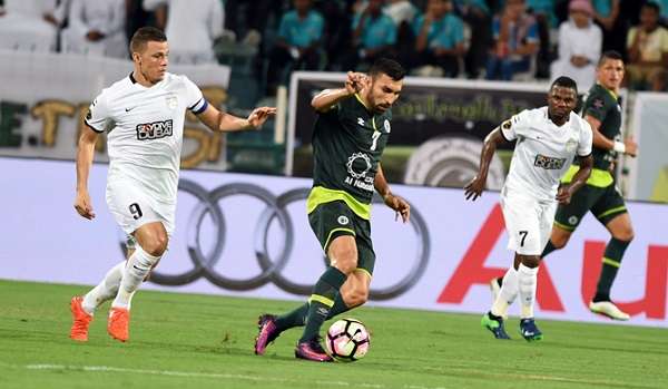 جانب من مباراة الشباب والأهلي