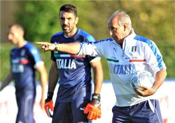 فينتورا مدرب إيطاليا