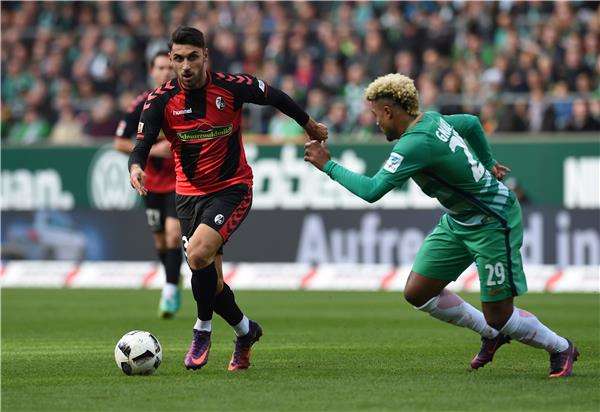 جنابري (يمين)