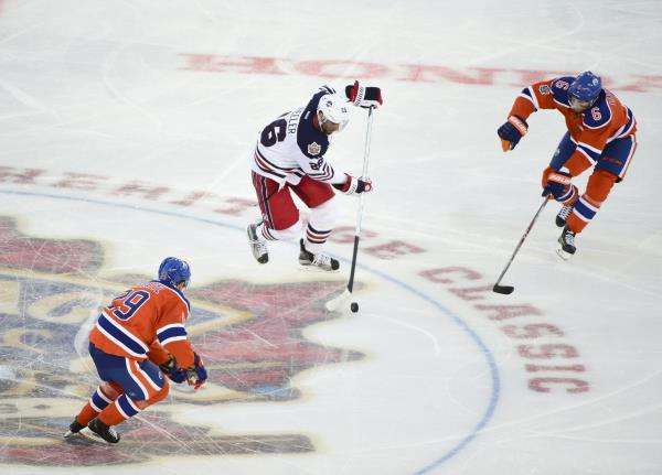 2016-10-23t234535z_1343315895_nocid_rtrmadp_3_nhl-heritage-classic-edmonton-oilers-at-winnipeg-jets_reuters