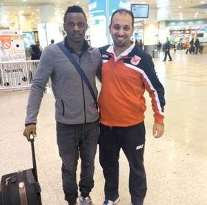  نجم العنزي يميناً