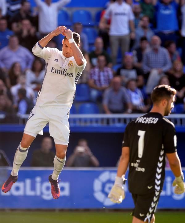 2016-10-29t162841z_725751089_s1beujufifaa_rtrmadp_3_soccer-spain-alv-rea_reuters
