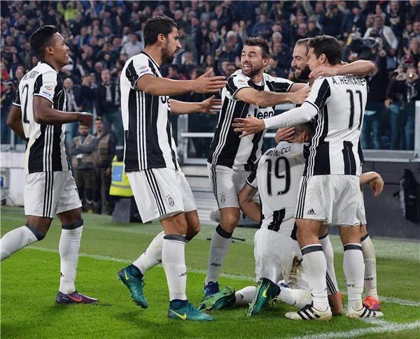 صورة أرشيفية للاعبي يوفنتوس