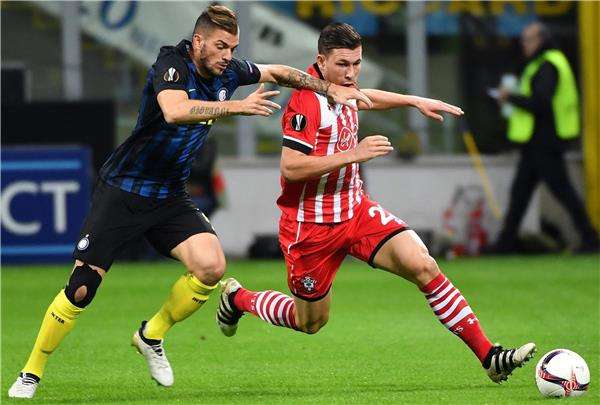 هويبرج (يمين)