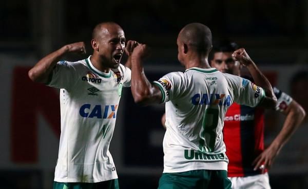 2016-11-03t012602z_708895561_s1beukpsgoaa_rtrmadp_3_soccer-sudamericana_reuters