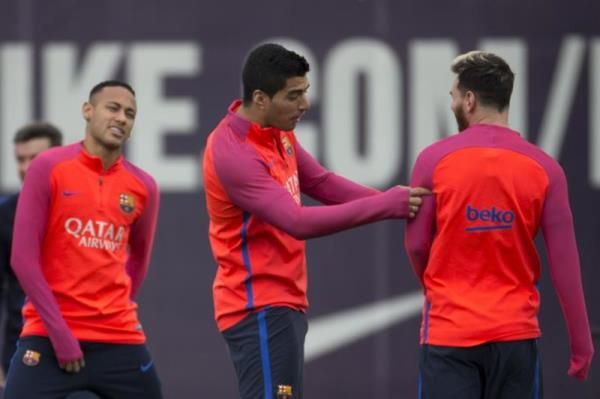 20161105-636139471084716738w_efe