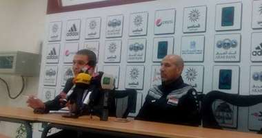 شنيشل يتحدث في المؤتمر