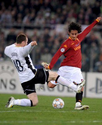 اكويلاني نجم ليفربول الجديد و بديل ألونسو