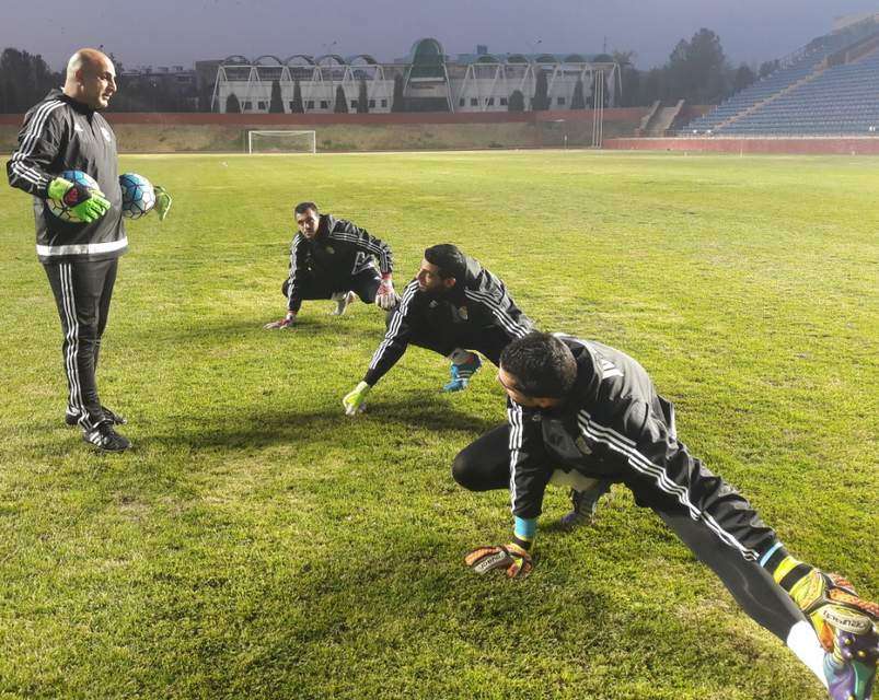 جانب من تدريبات حراس المرمى في طشقند